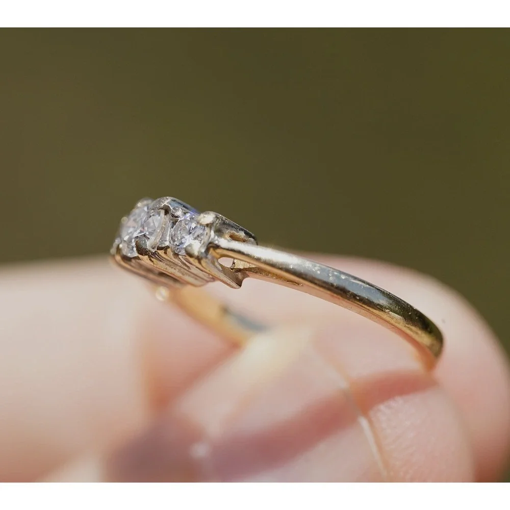 Vintage 14k Solid Yellow Gold Natrual Earth Mined Diamond Ring - Size 6 2.94g